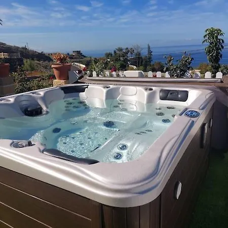 Mariposa Relax En Medio De La Naturaleza アデヘ